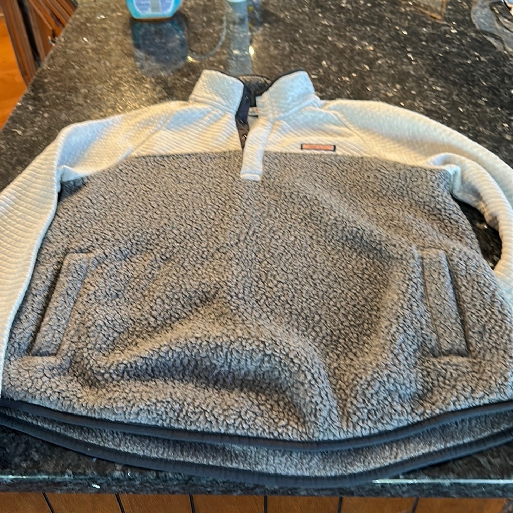 Vineyard vines women quarter button down Sherpa shirt. White and gray